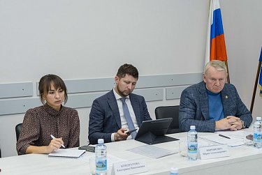 Депутаты взяли шефство над семьями погибших участников СВО